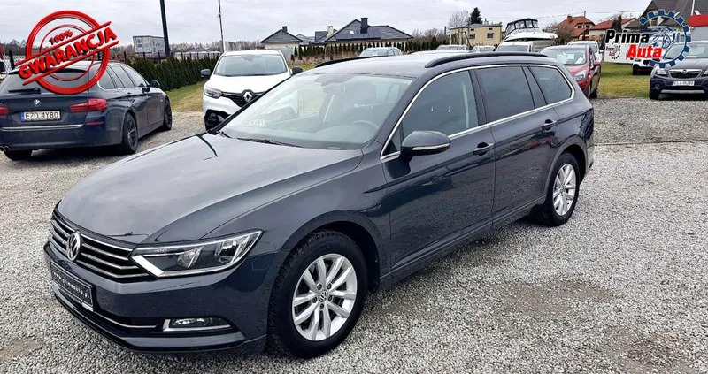 volkswagen passat Volkswagen Passat cena 52900 przebieg: 211972, rok produkcji 2015 z Radom